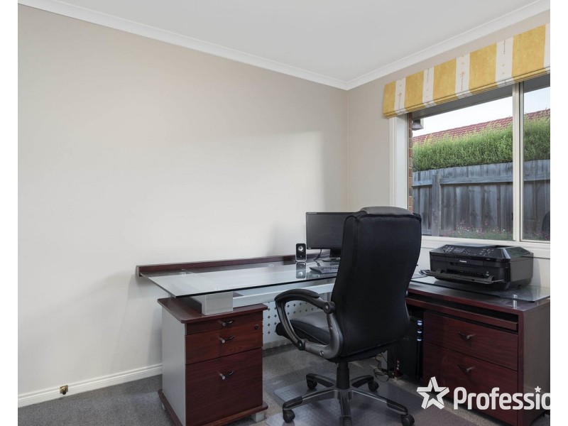 24 Freshfield Avenue, Mooroolbark VIC 3138