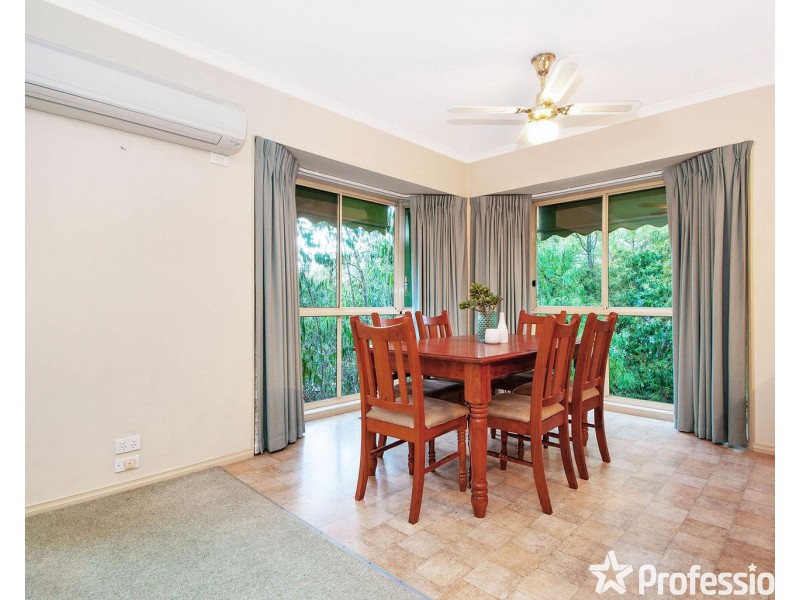 10 Yarraridge Drive, Chirnside Park VIC 3116