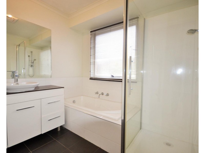 44 Highview Drive, Mooroolbark VIC 3138