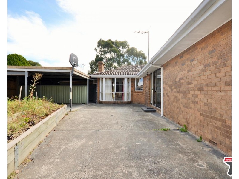 44 Highview Drive, Mooroolbark VIC 3138