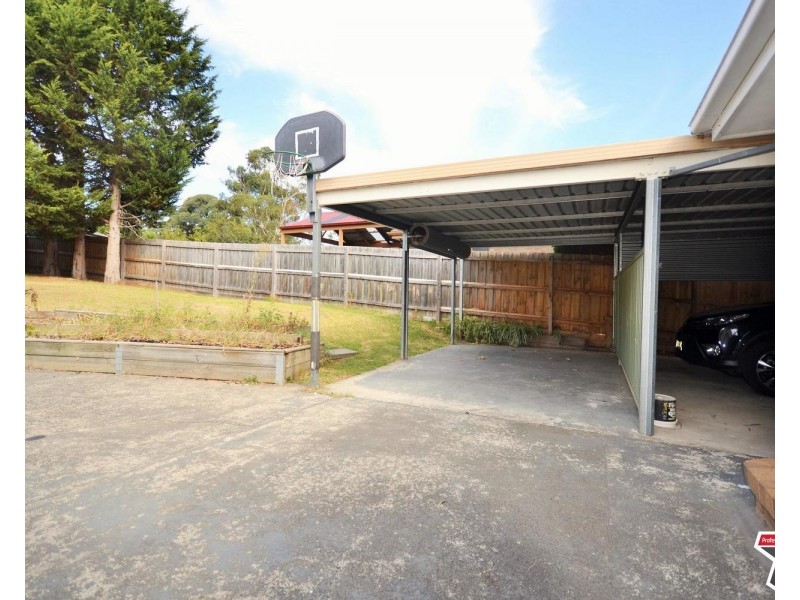 44 Highview Drive, Mooroolbark VIC 3138