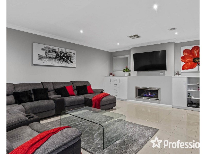 6 Classic Drive, Mooroolbark VIC 3138
