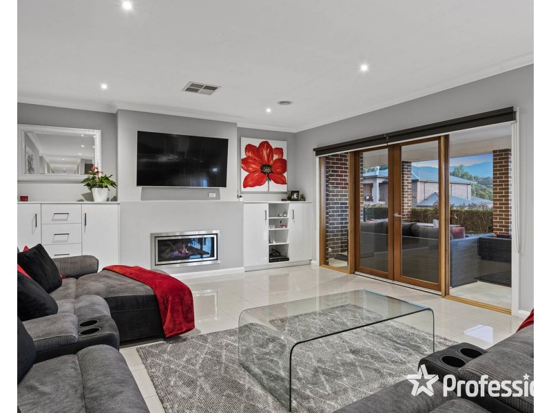 6 Classic Drive, Mooroolbark VIC 3138