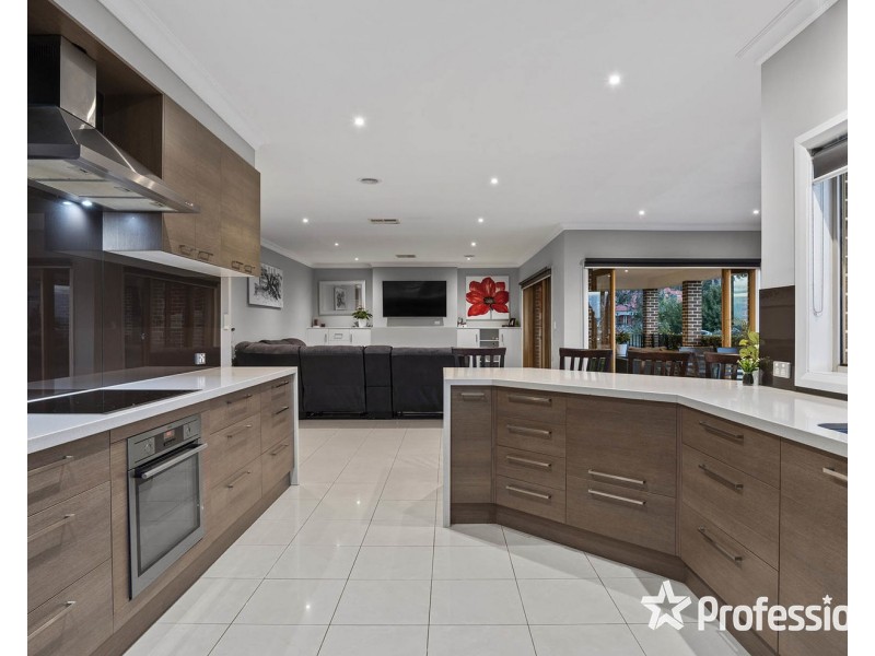 6 Classic Drive, Mooroolbark VIC 3138