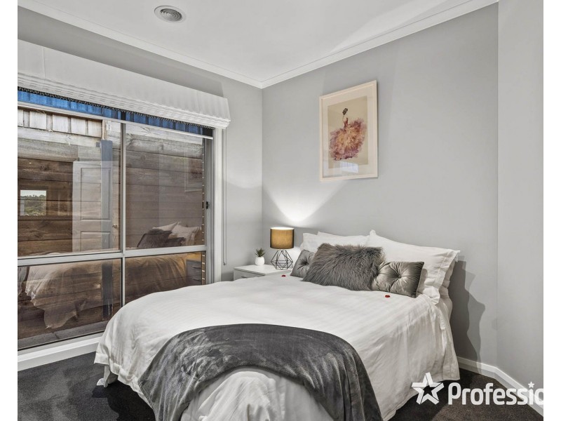 6 Classic Drive, Mooroolbark VIC 3138