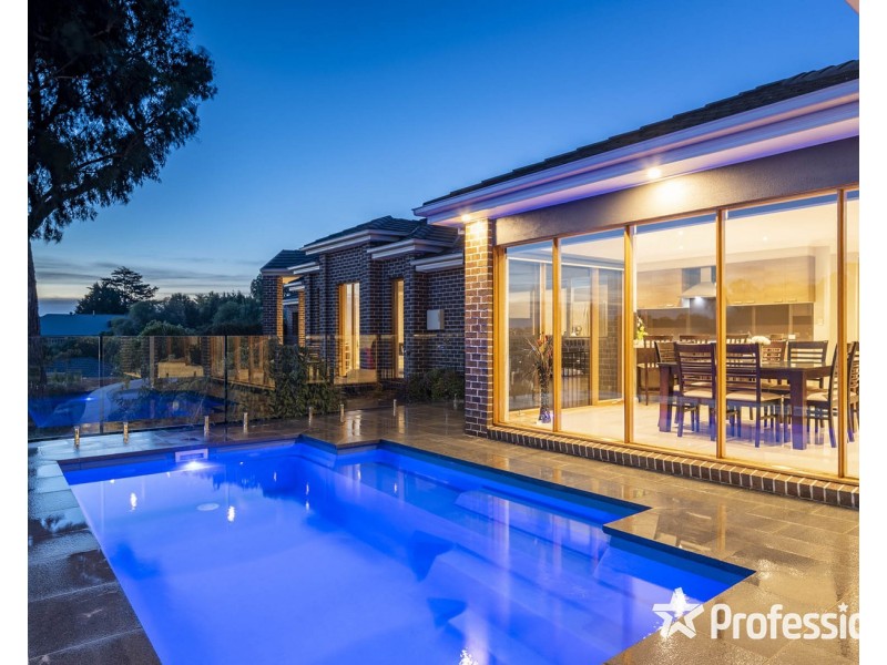 6 Classic Drive, Mooroolbark VIC 3138