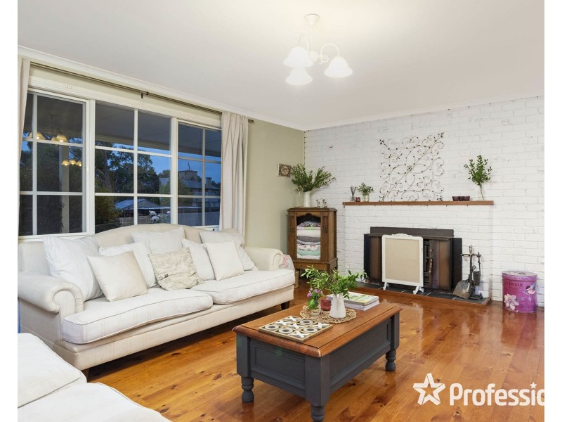 260 Warburton Highway, Wandin North VIC 3139