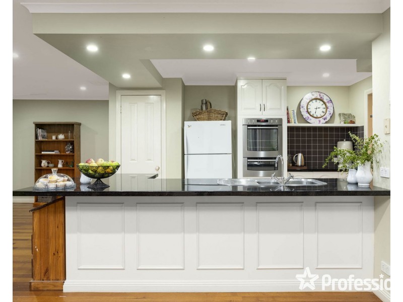 260 Warburton Highway, Wandin North VIC 3139