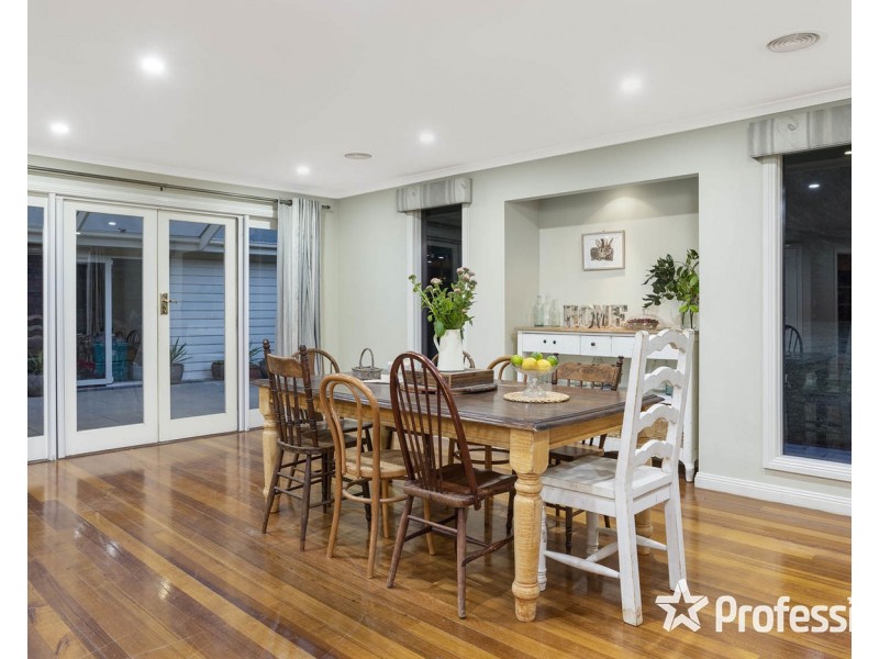 260 Warburton Highway, Wandin North VIC 3139