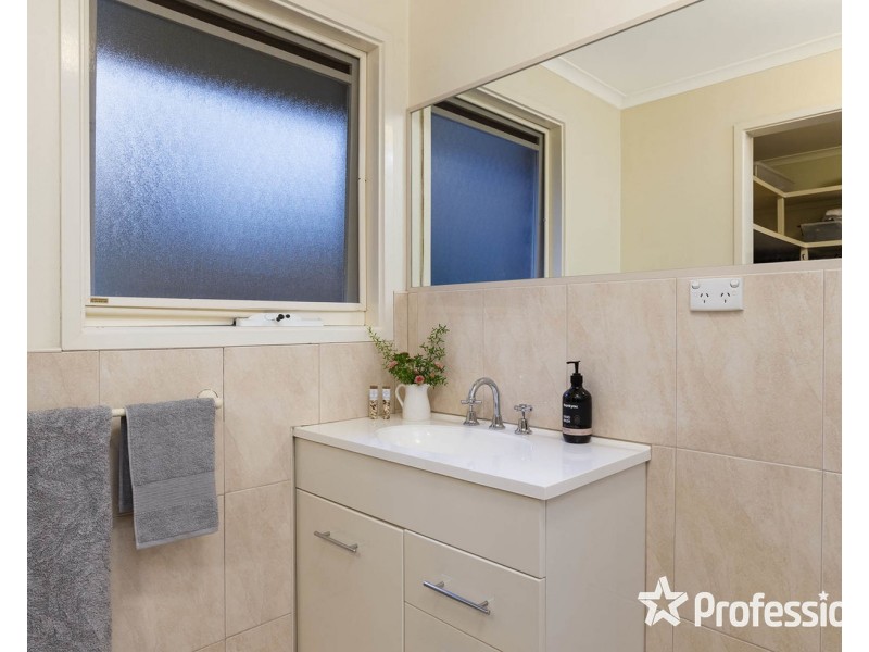 260 Warburton Highway, Wandin North VIC 3139