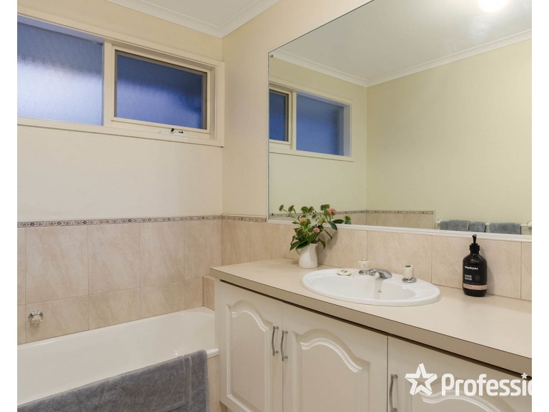 260 Warburton Highway, Wandin North VIC 3139