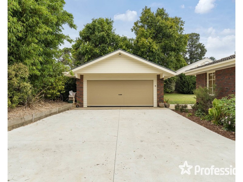 260 Warburton Highway, Wandin North VIC 3139