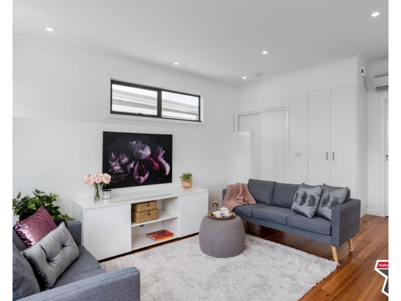 2 Floral Court, Mooroolbark VIC 3138