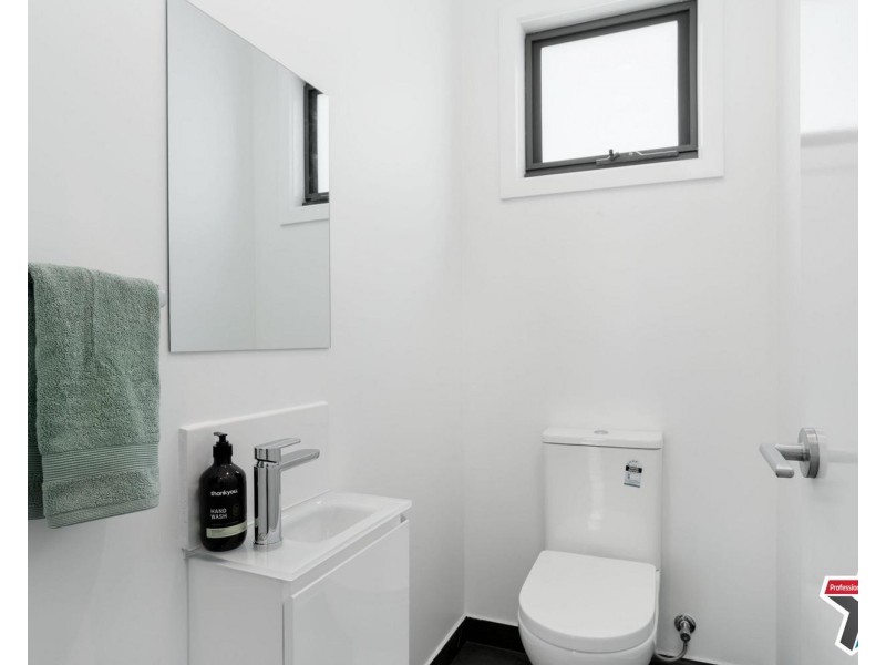 2 Floral Court, Mooroolbark VIC 3138