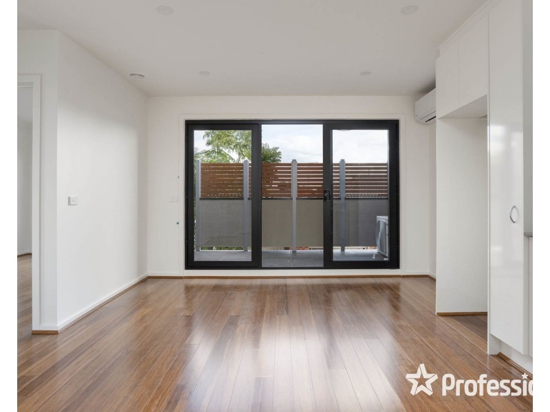 104/18 Myrtle Street, Bayswater VIC 3153