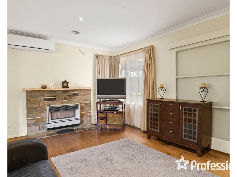 20 Mountain View Road, Kilsyth VIC 3137