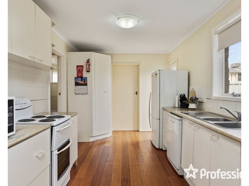 20 Mountain View Road, Kilsyth VIC 3137