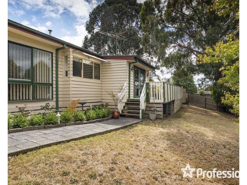 3 Landara Court, Mooroolbark VIC 3138
