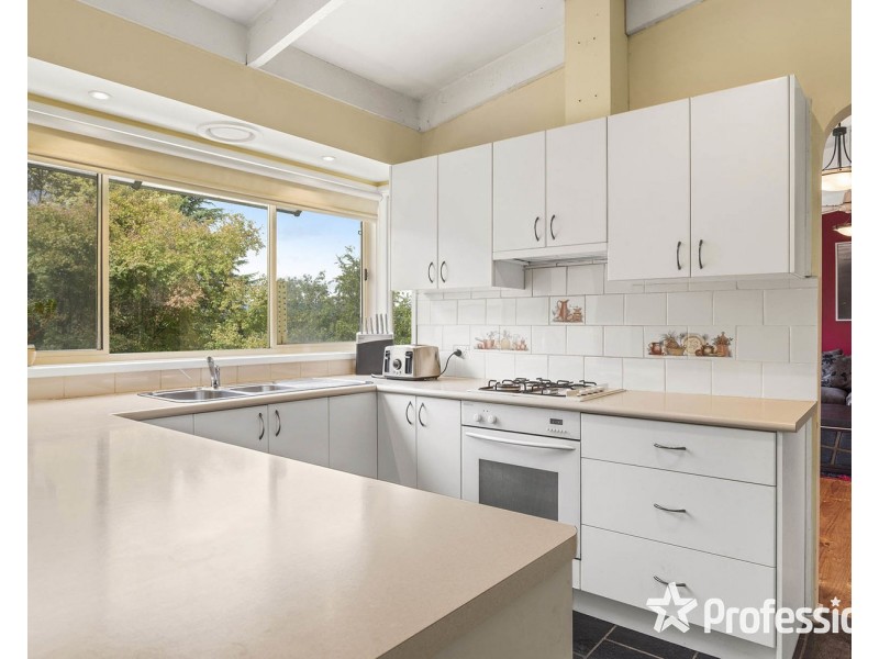 3 Landara Court, Mooroolbark VIC 3138