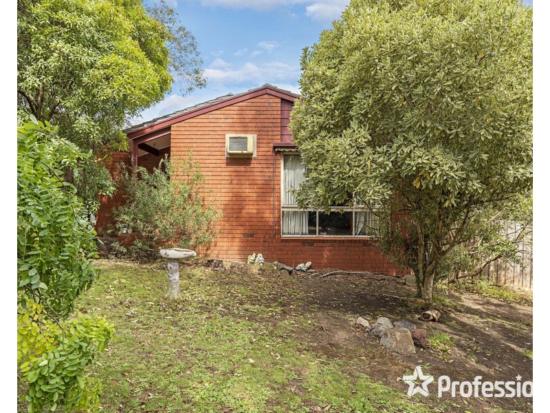 26 Savanna Drive, Mooroolbark VIC 3138