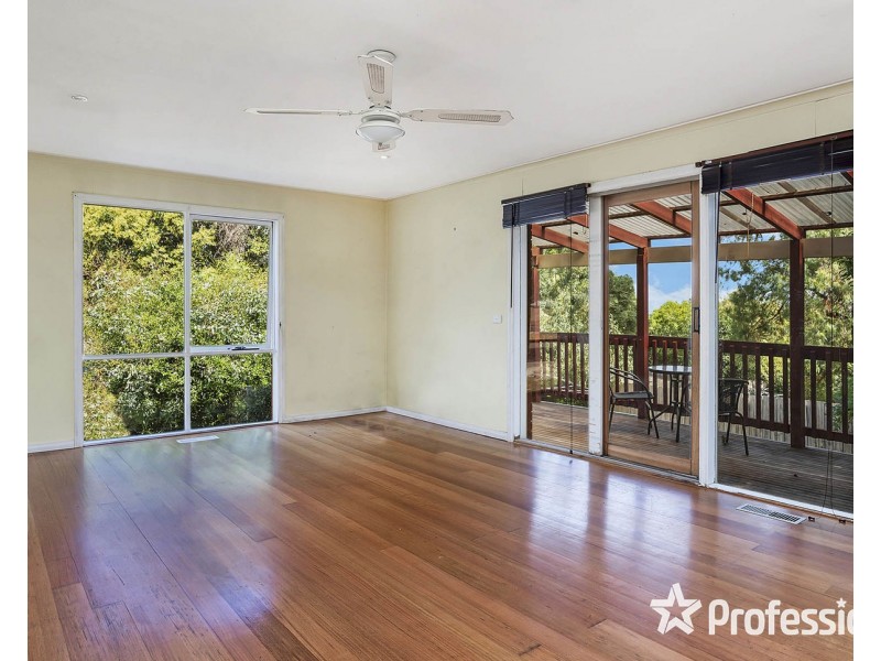 26 Savanna Drive, Mooroolbark VIC 3138