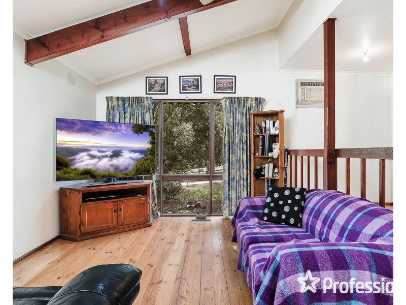 26 Savanna Drive, Mooroolbark VIC 3138