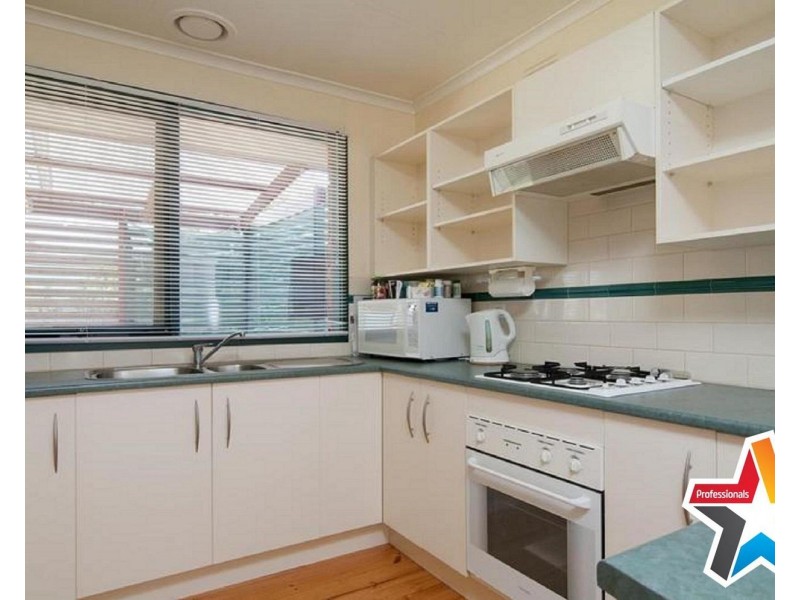 12 Belinda Close, Kilsyth VIC 3137