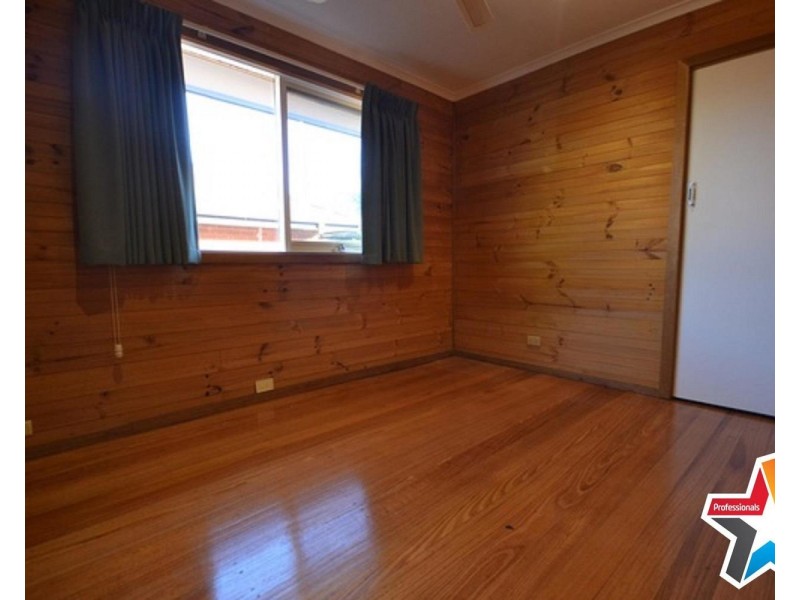 98 Winyard Drive, Mooroolbark VIC 3138