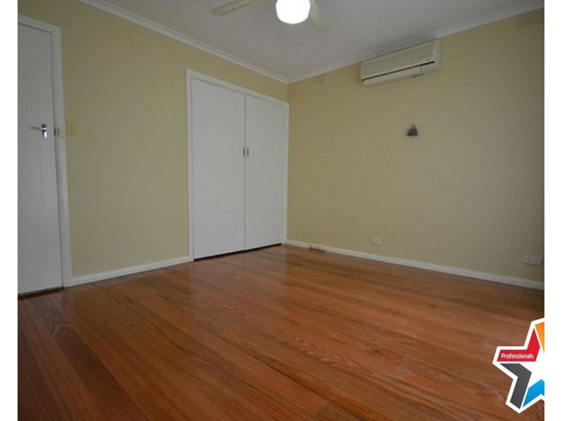 98 Winyard Drive, Mooroolbark VIC 3138