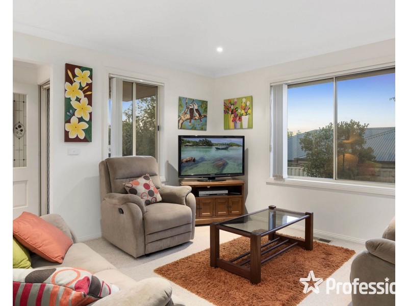 64a Edward Road, Chirnside Park VIC 3116