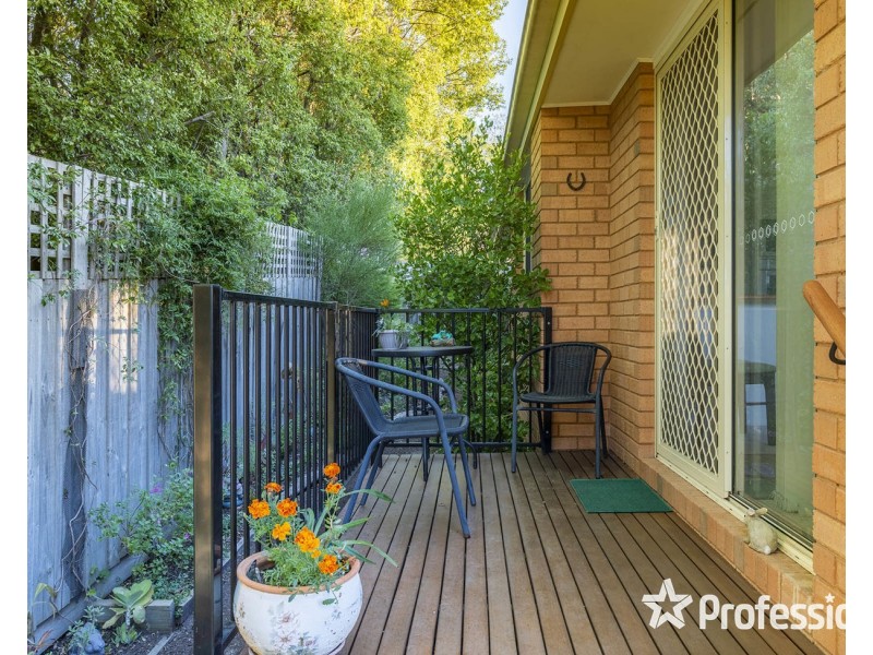 64a Edward Road, Chirnside Park VIC 3116