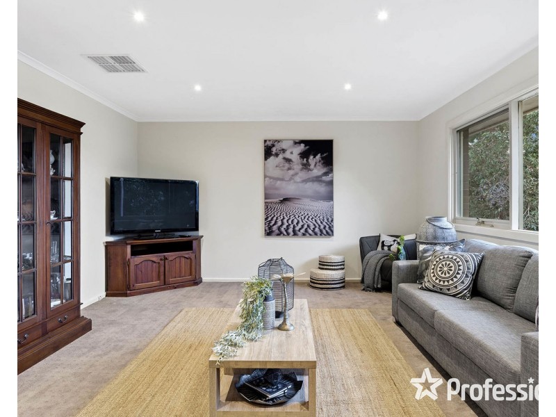 16 Orrong Road, Mooroolbark VIC 3138