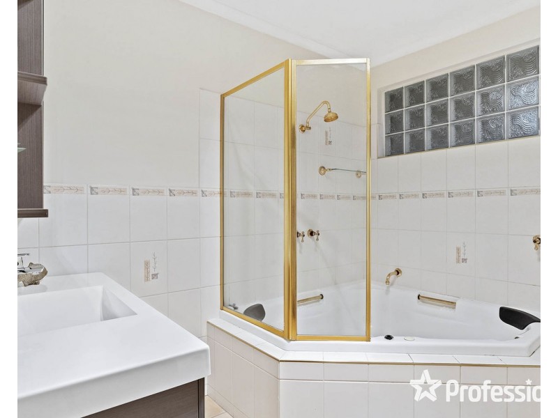 16 Orrong Road, Mooroolbark VIC 3138