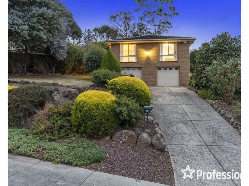 25 Selina Avenue, Mooroolbark VIC 3138