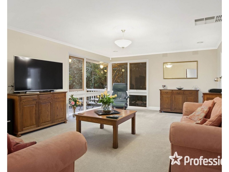 25 Selina Avenue, Mooroolbark VIC 3138