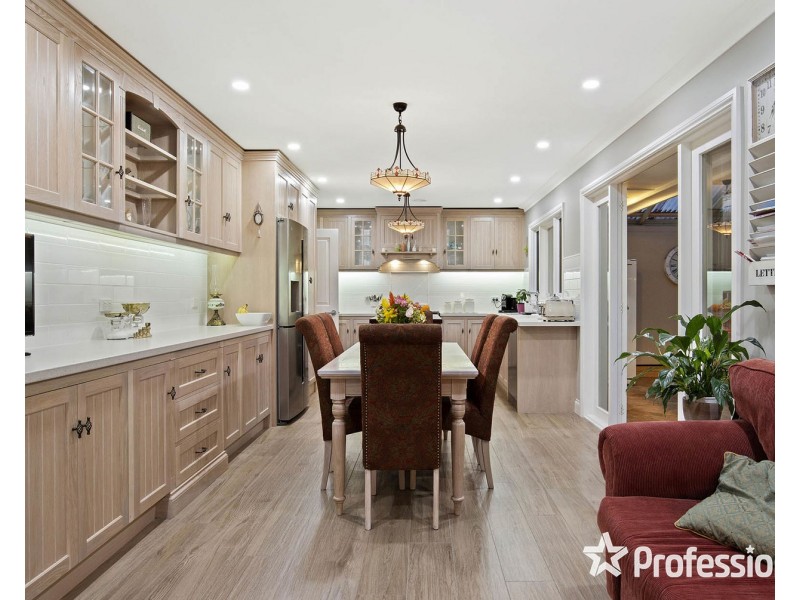 25 Selina Avenue, Mooroolbark VIC 3138