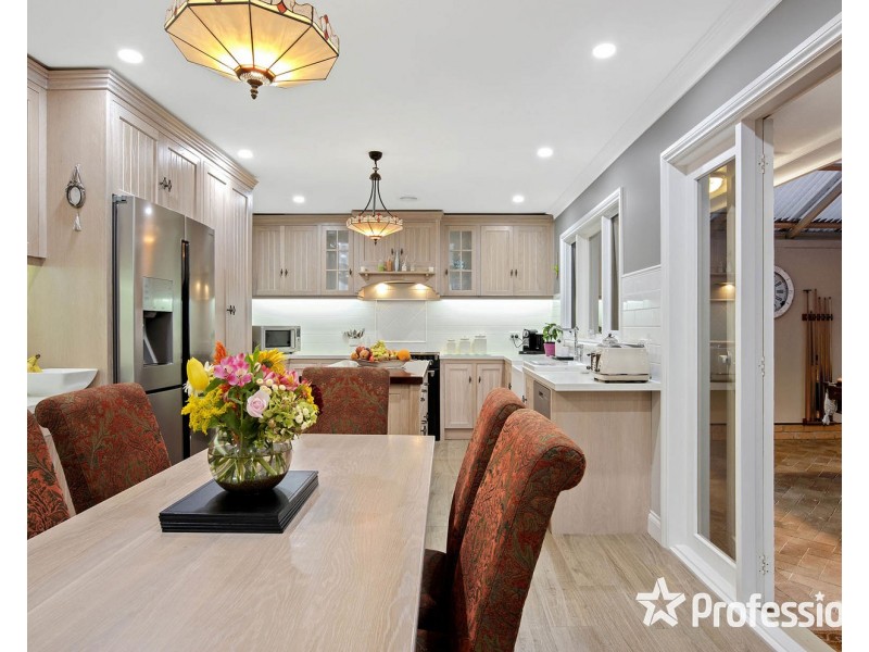 25 Selina Avenue, Mooroolbark VIC 3138