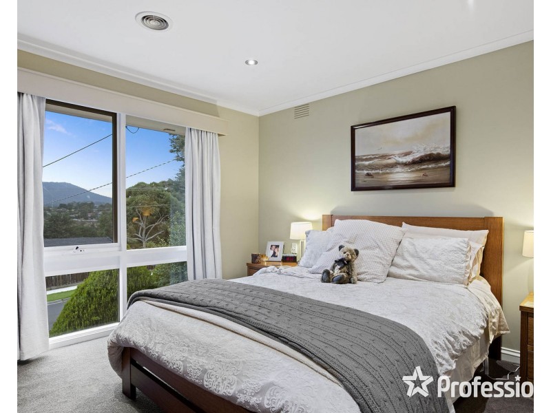 25 Selina Avenue, Mooroolbark VIC 3138