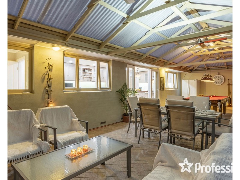 25 Selina Avenue, Mooroolbark VIC 3138