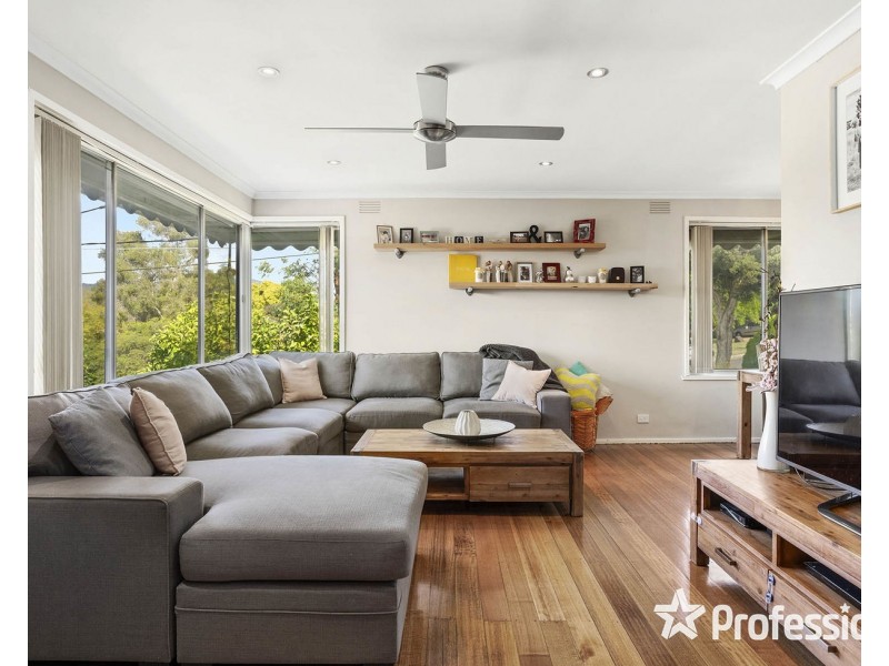 11 Lansell Road, Mooroolbark VIC 3138