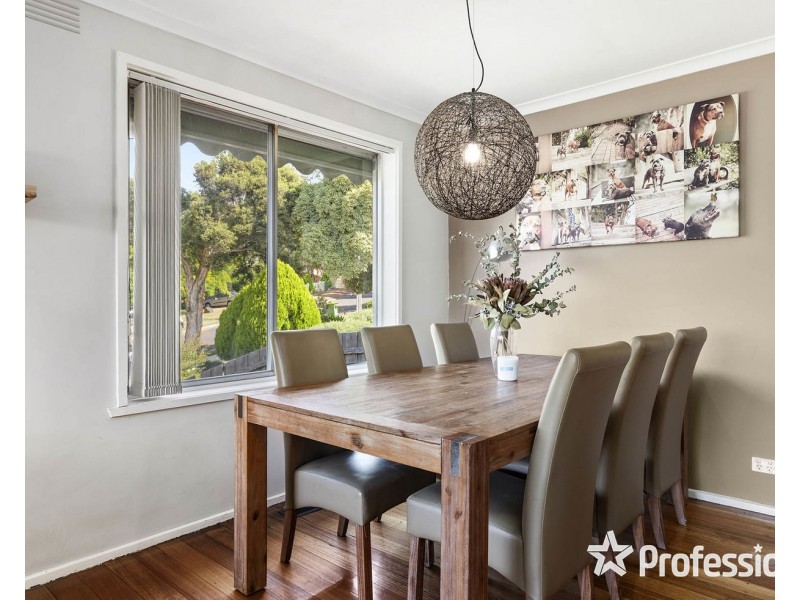 11 Lansell Road, Mooroolbark VIC 3138
