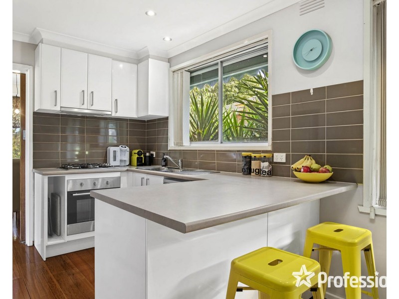 11 Lansell Road, Mooroolbark VIC 3138