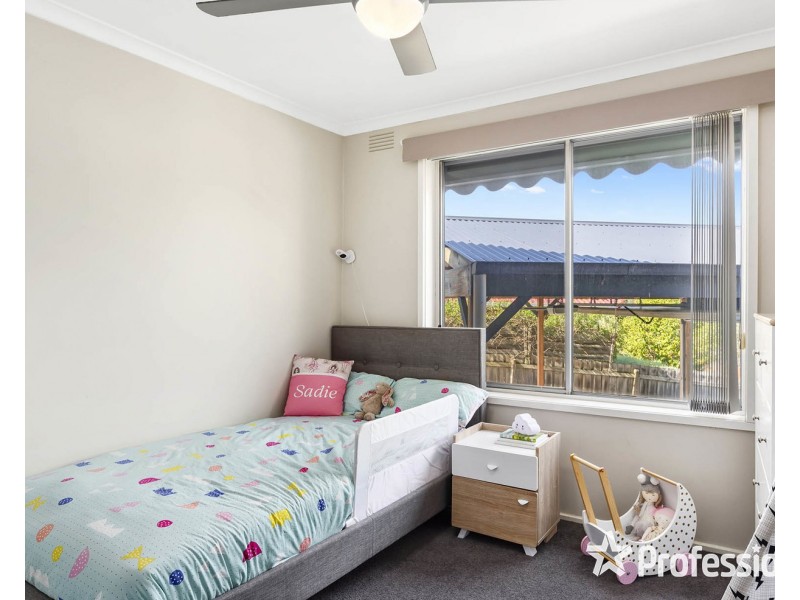 11 Lansell Road, Mooroolbark VIC 3138