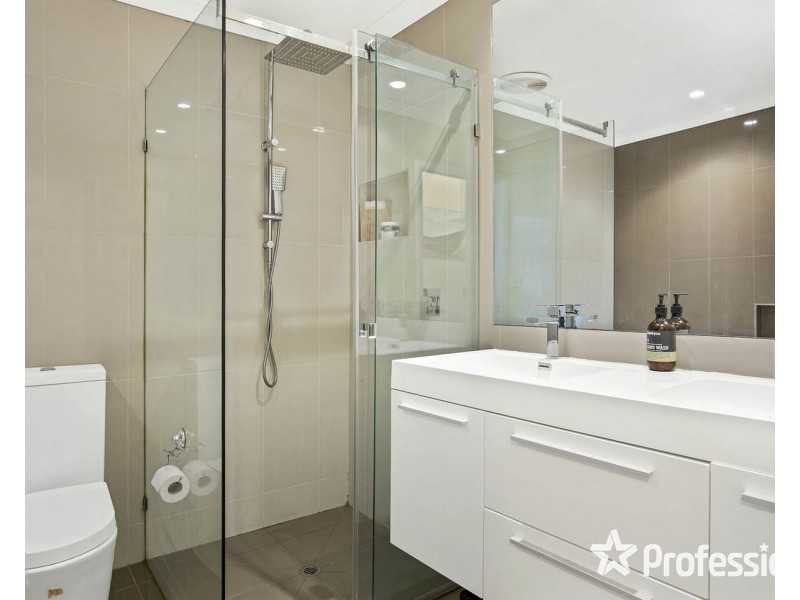 11 Lansell Road, Mooroolbark VIC 3138