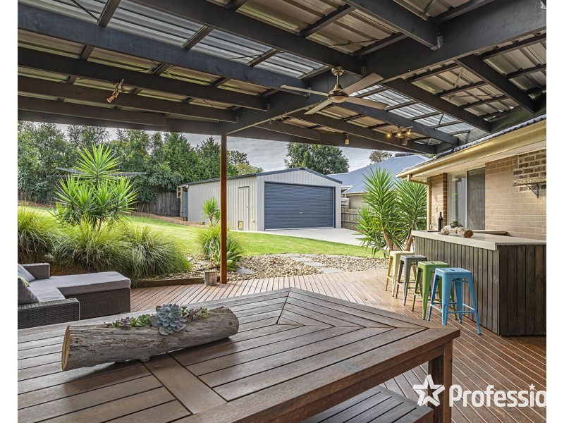 11 Lansell Road, Mooroolbark VIC 3138