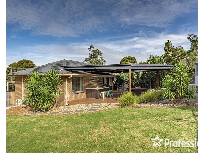 11 Lansell Road, Mooroolbark VIC 3138