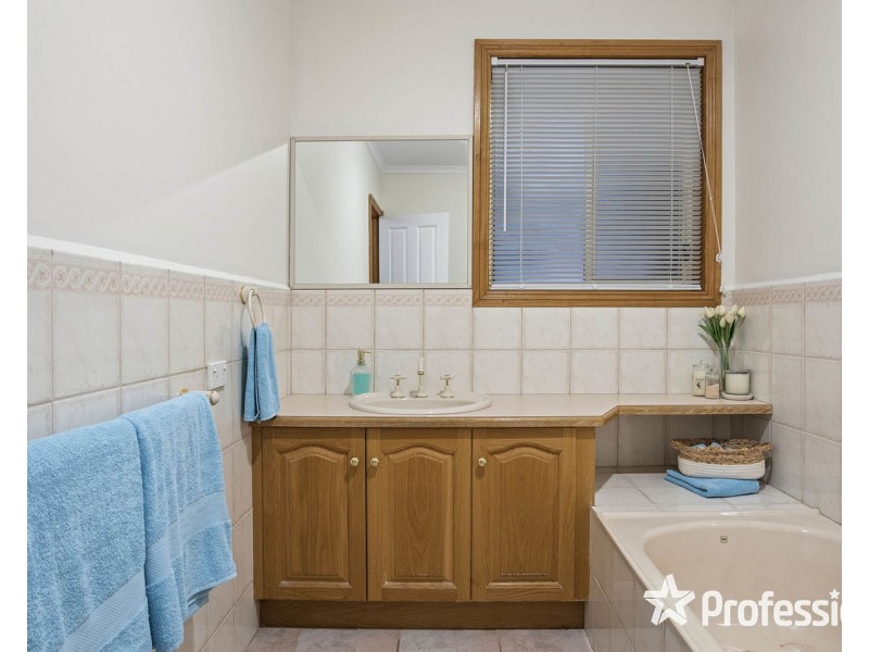 96 Eucalypt Drive, Lilydale VIC 3140