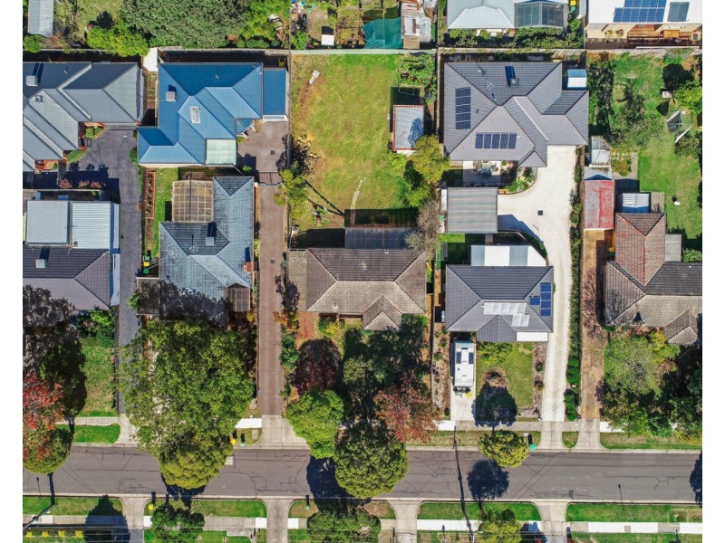 17 Andrew Street, Mooroolbark VIC 3138