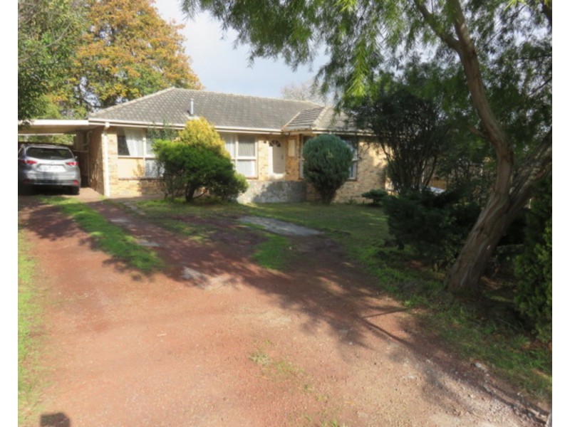 17 Andrew Street, Mooroolbark VIC 3138