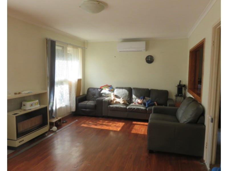 17 Andrew Street, Mooroolbark VIC 3138